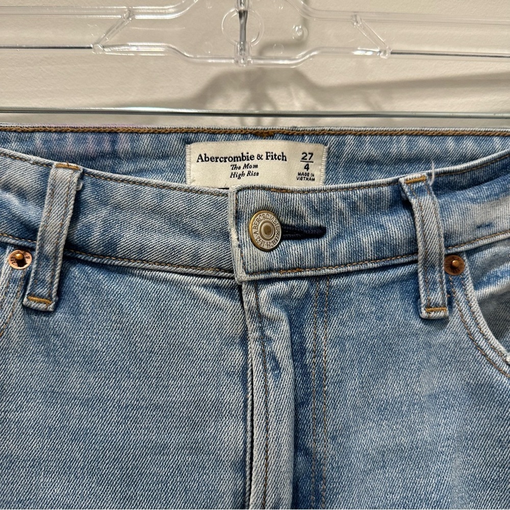 Abercrombie & Fitch The Mom High Rise Blue Holes High Rise Casual Comfy Size 27 - Picture 2 of 11